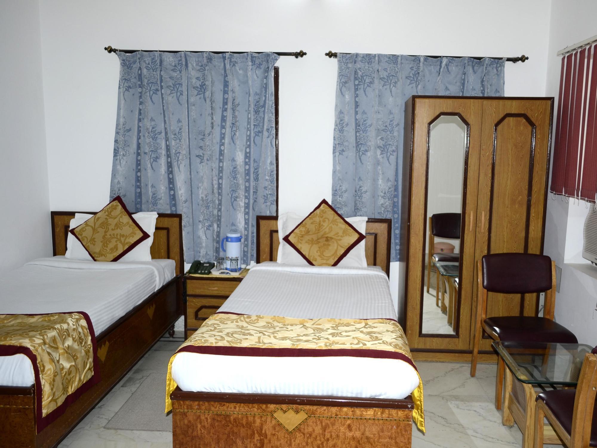 Hotel Tokyo Vihar Bodhgaya Bagian luar foto