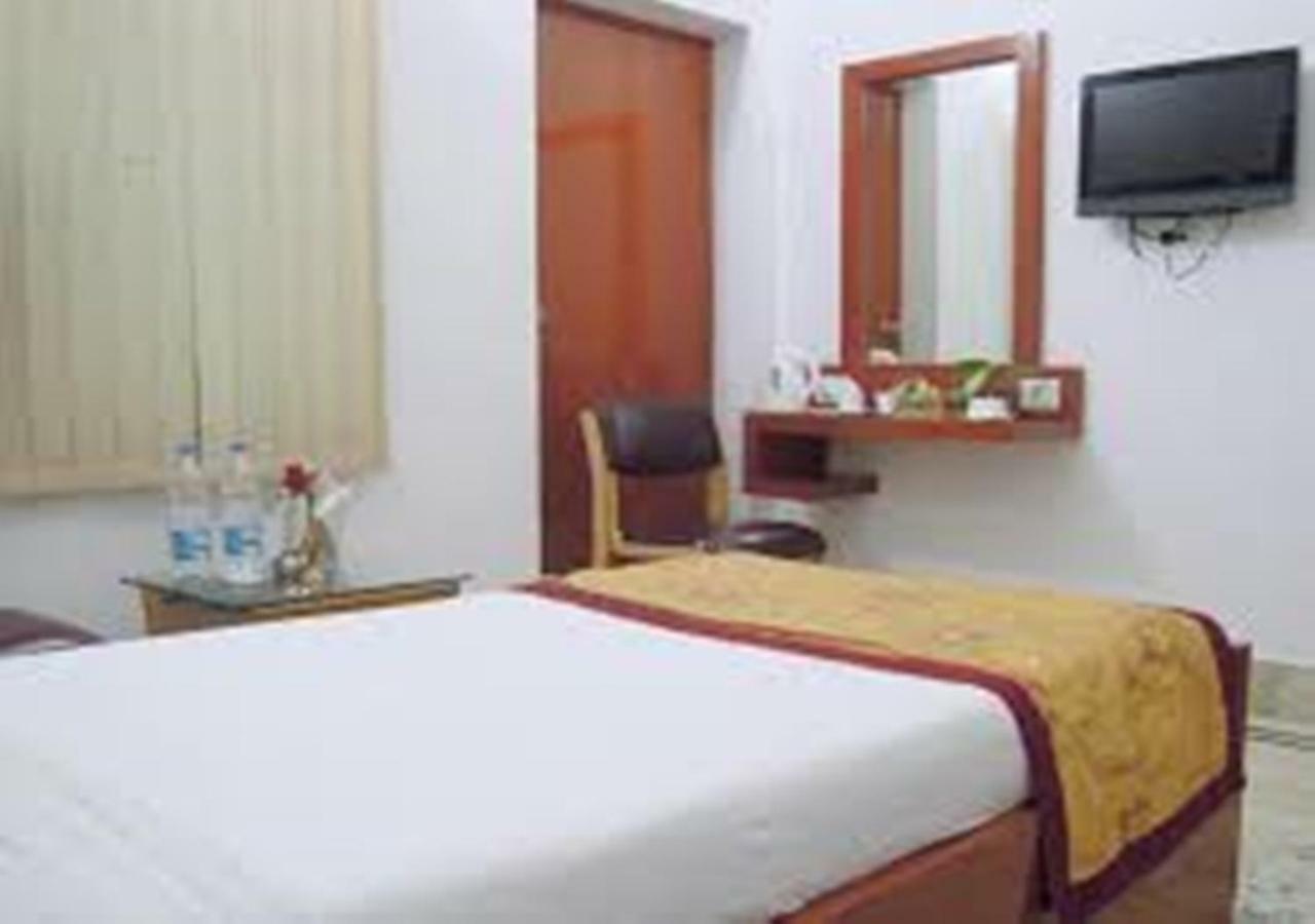 Hotel Tokyo Vihar Bodhgaya Bagian luar foto